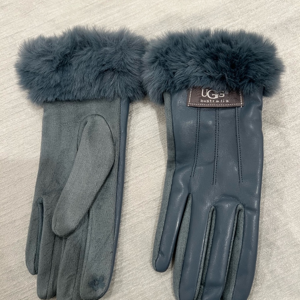 UGG Women's blue Fur-Trimmed Gloves
